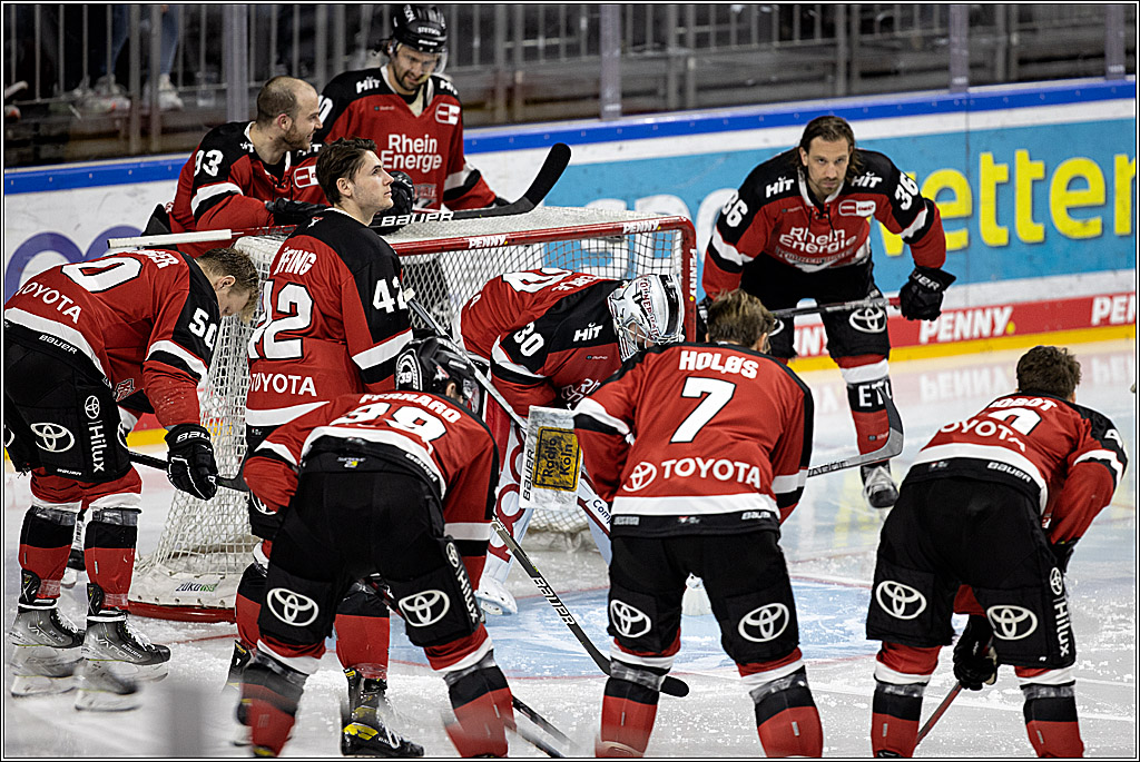 PENNY DEL;  Koelner Haie - Krefeld Pinguine; Koeln, 08.03.2022